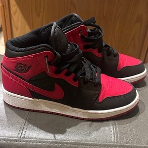 Nike Kids Sneakers - Black and Red